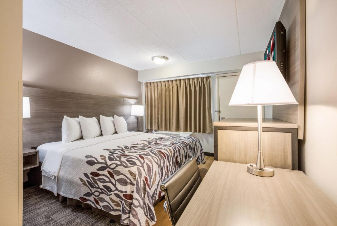 Red Roof Inn Lansing West - Msu Экстерьер фото